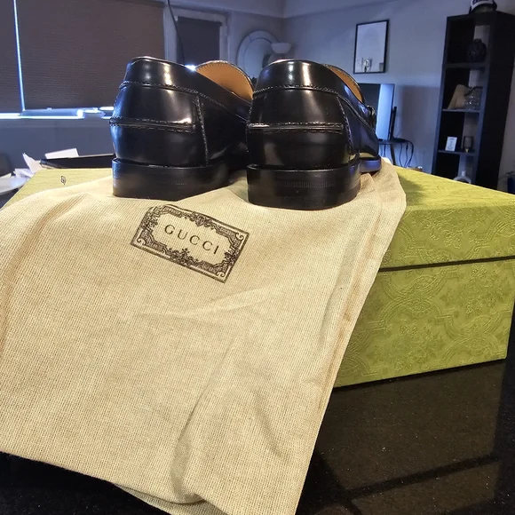 New Gucci Black Leather Loafers For Men (Never Worn Outside)